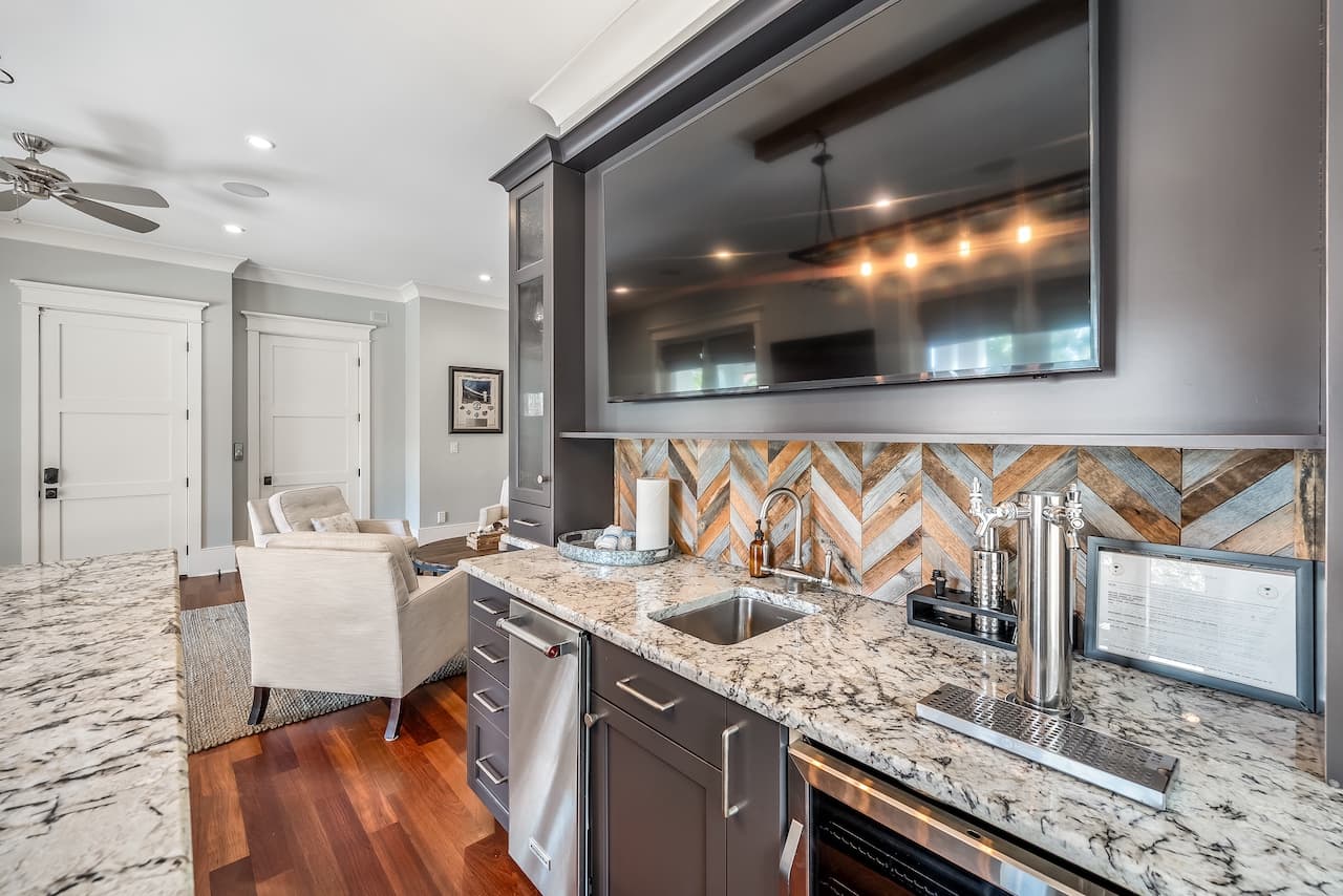 Shore Thing - Image 57