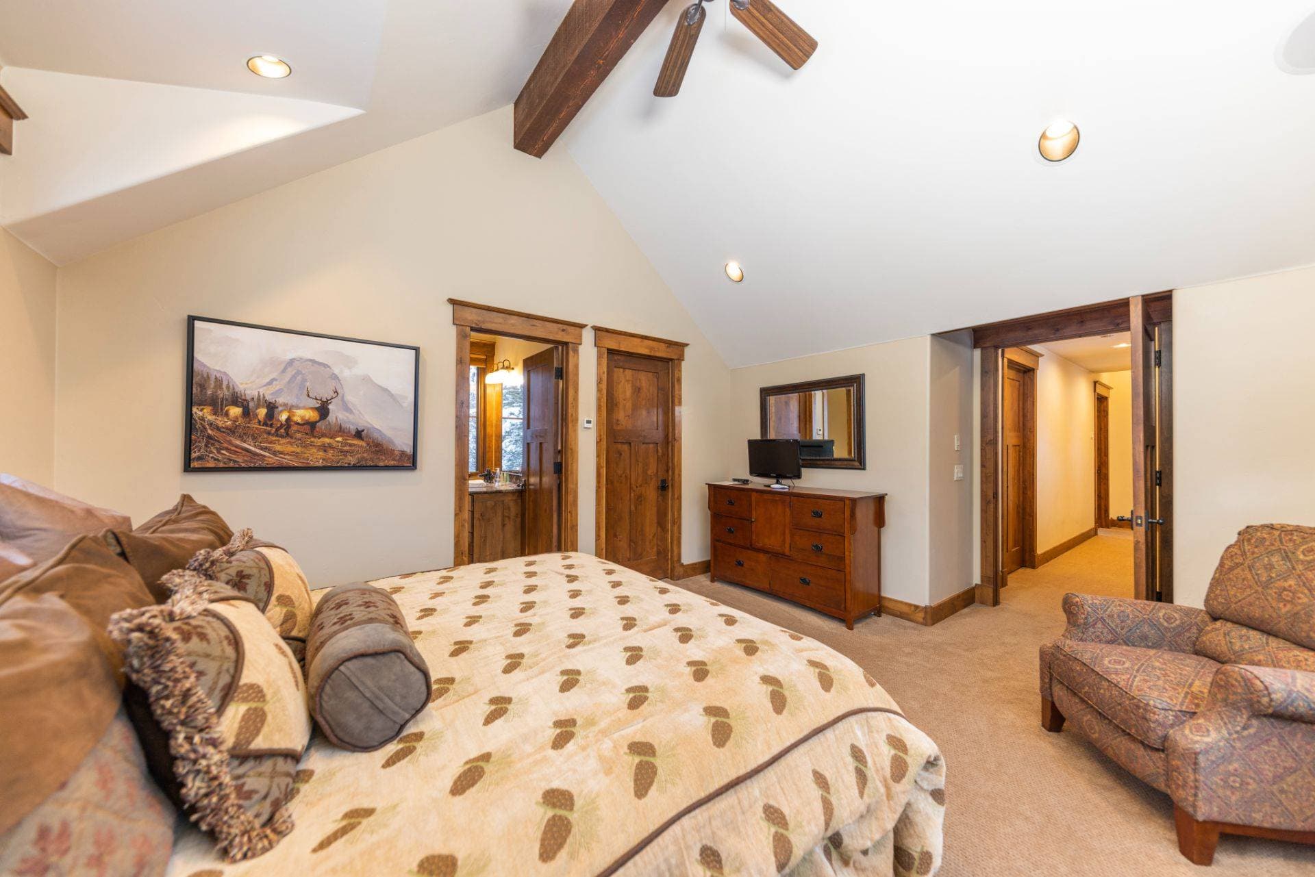 Last Nickel Lodge - Image 26