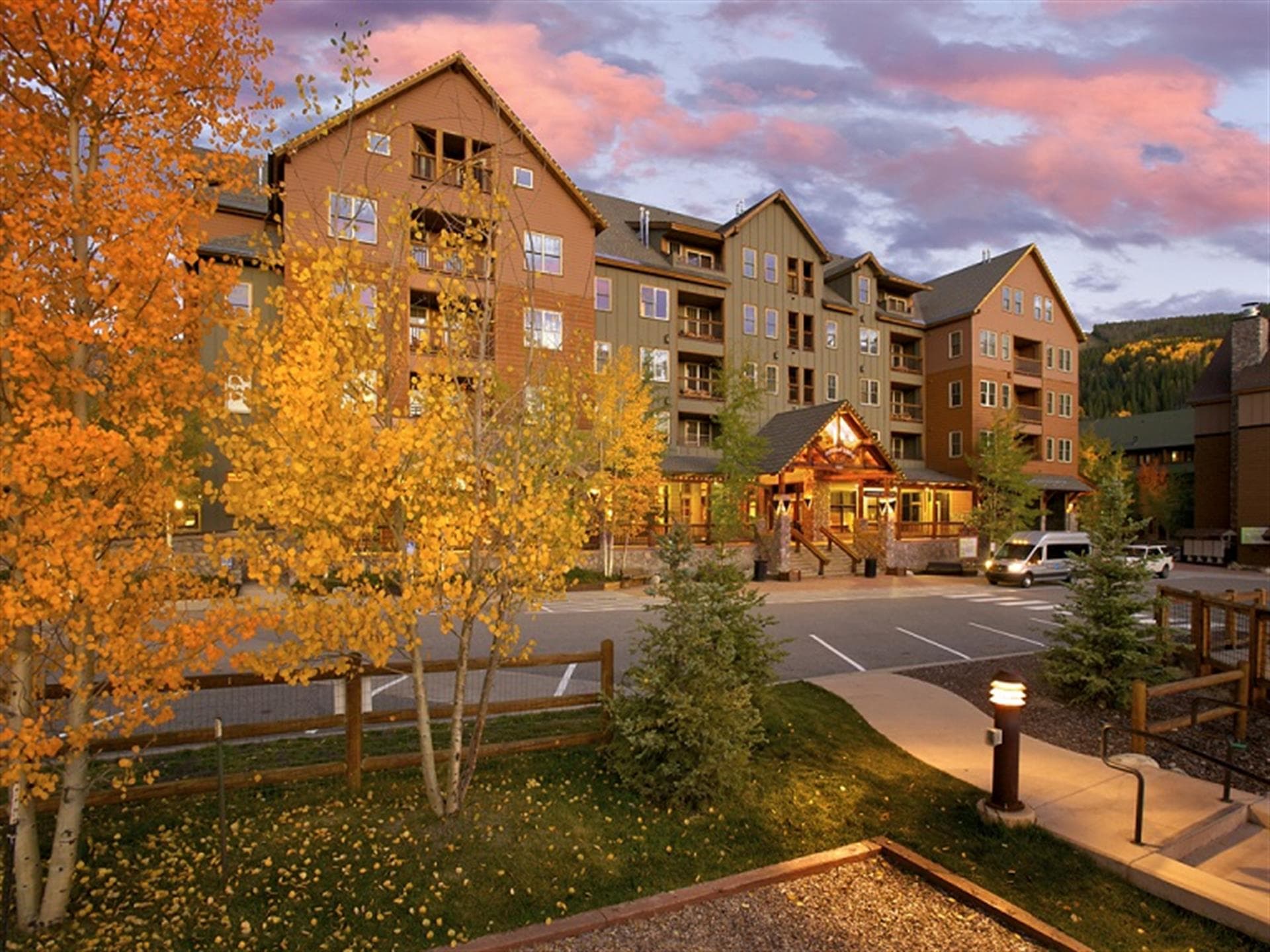 Summit Solace Lodge - Image 20