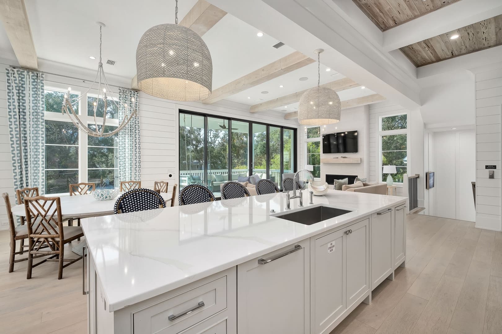 Bearfoot By The Sea - Image 11