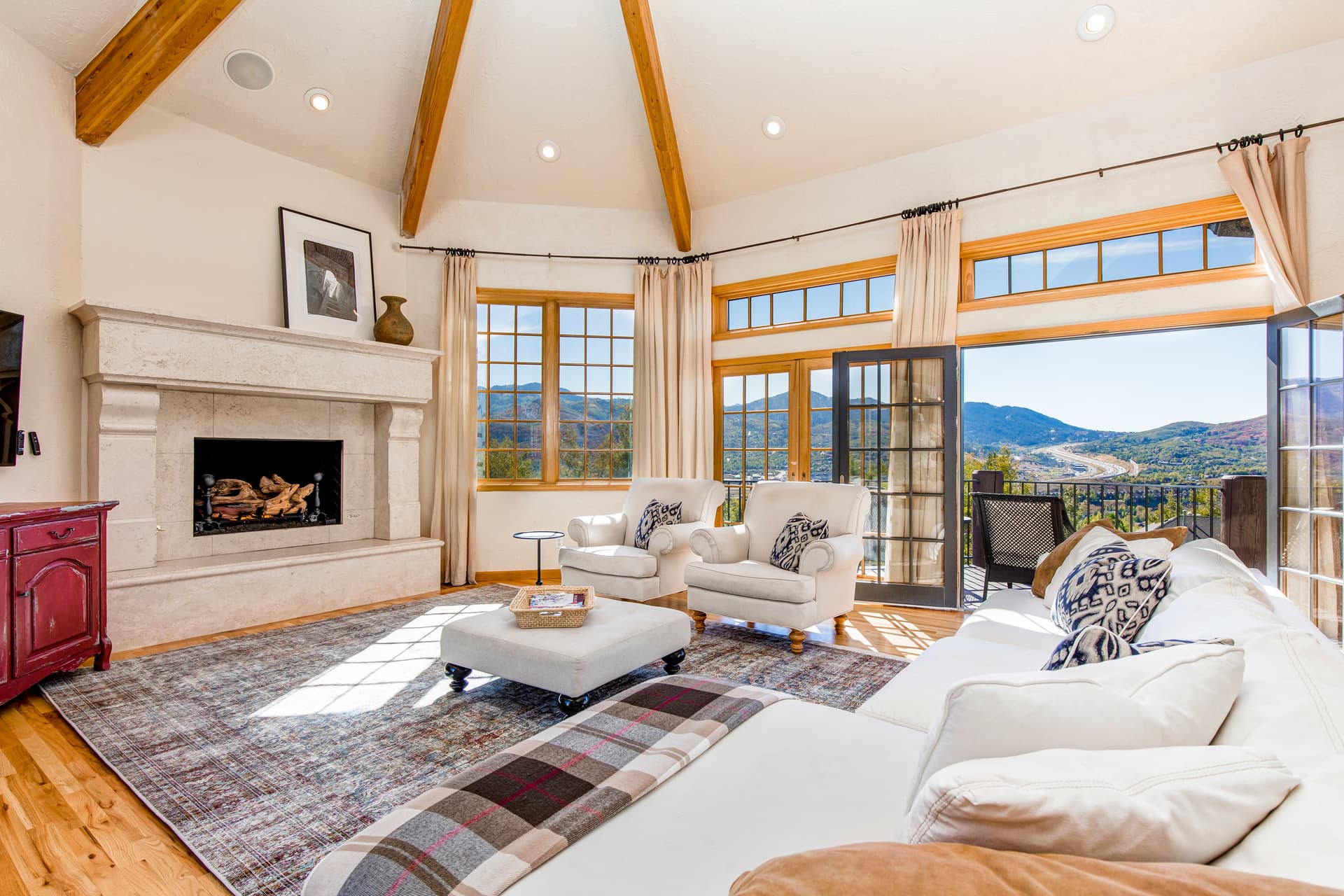 Mountain Hillside Manor - Image 5