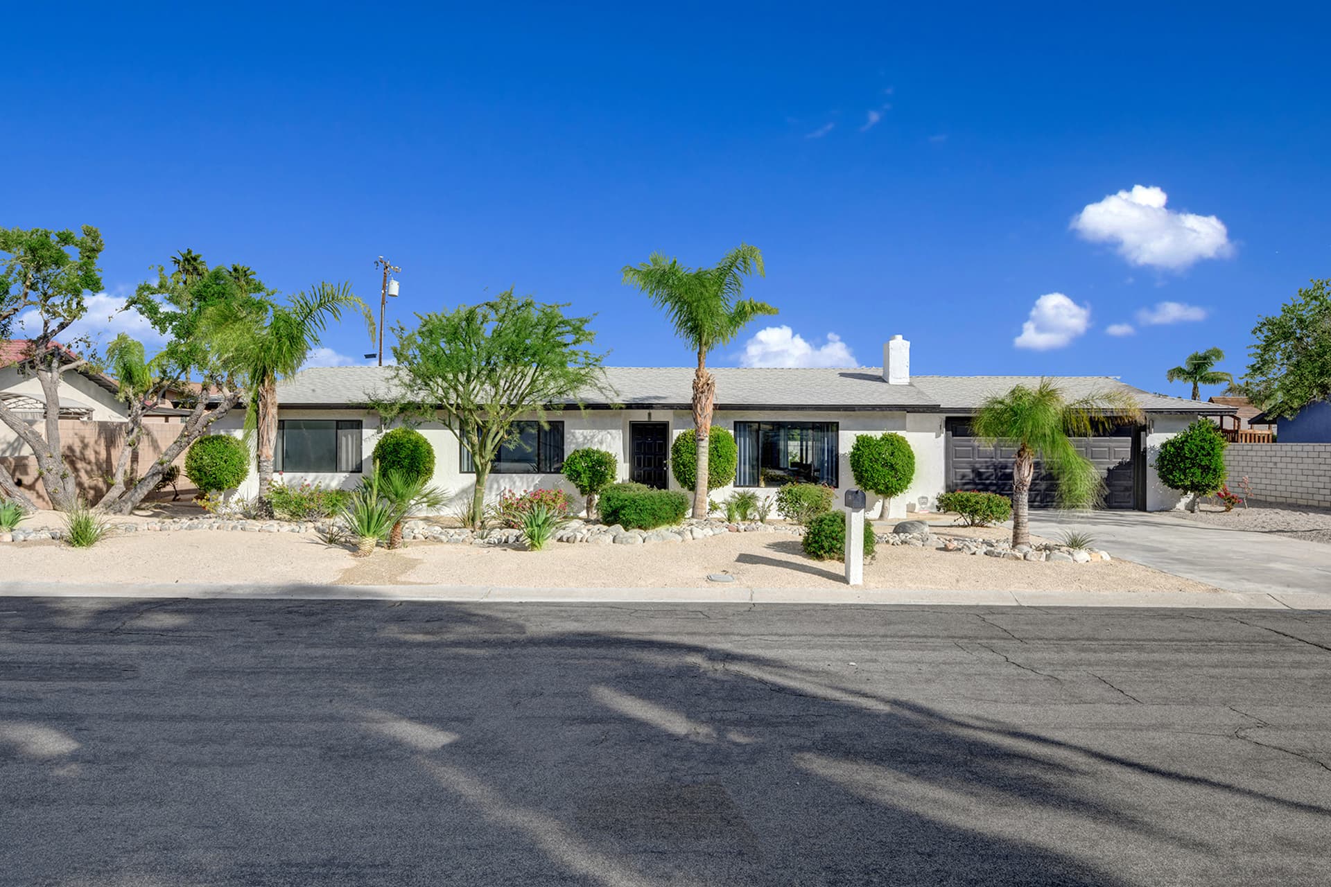 Peaceful Palms Home - Image 4