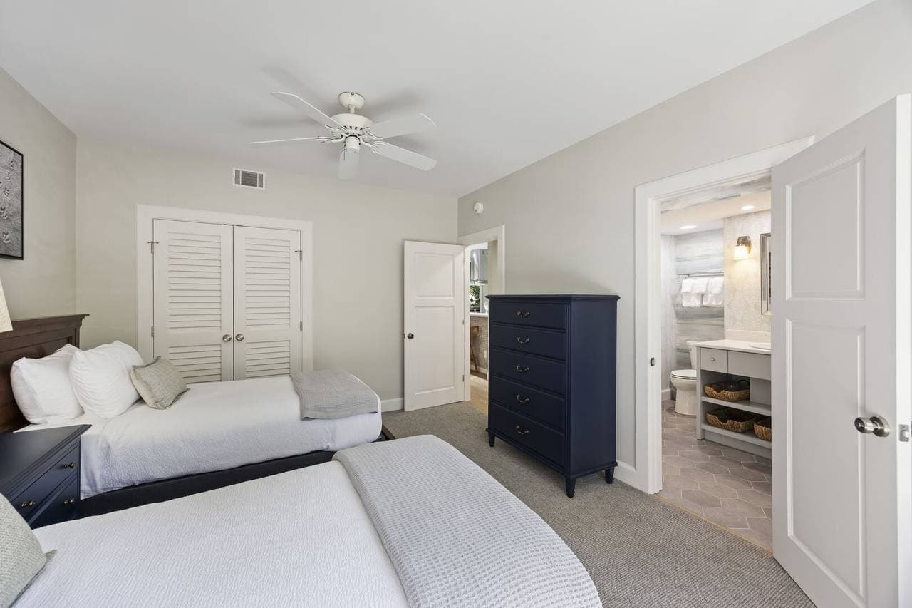 Turtle Point #4984 - Image 24