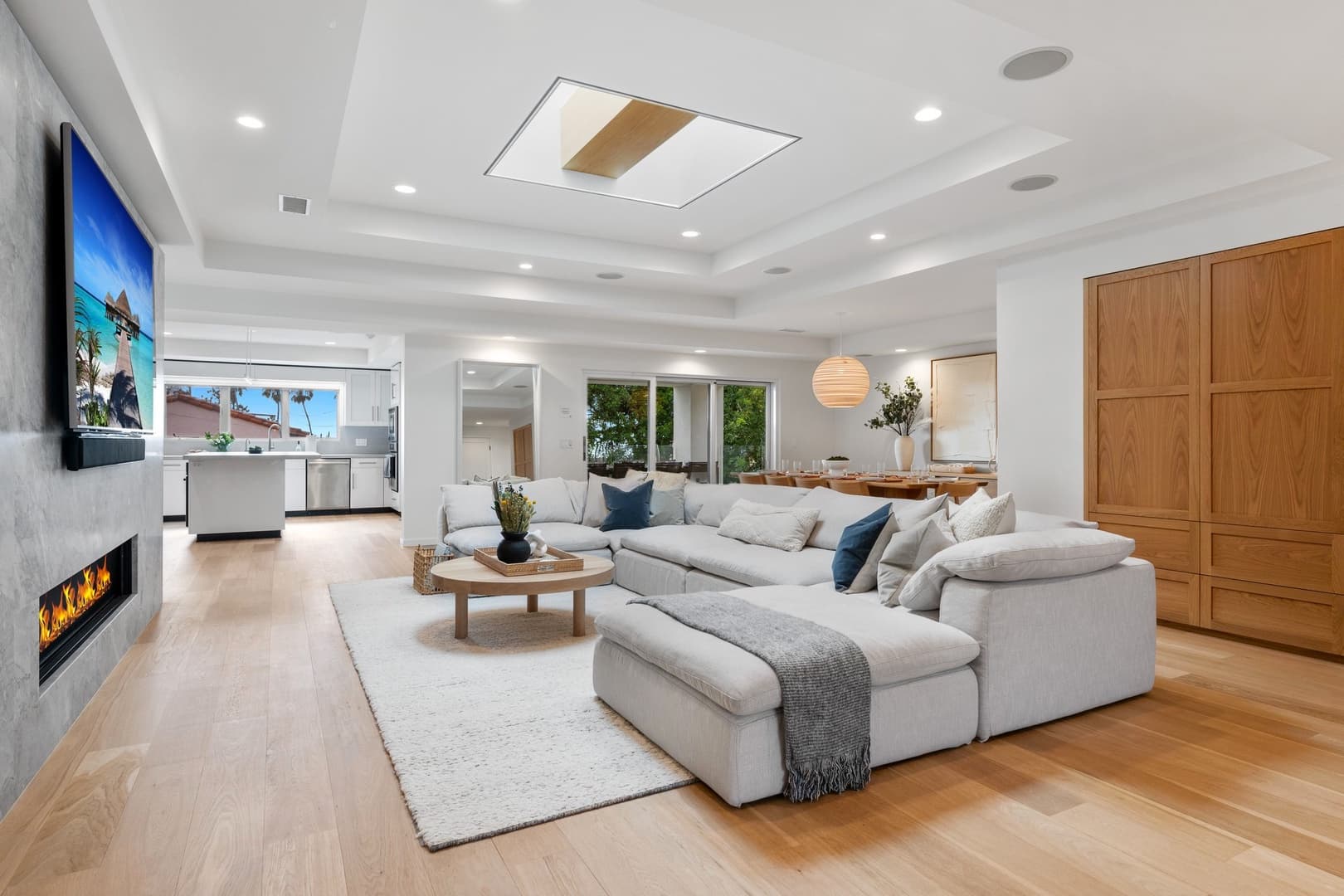 Shoreline Retreat - Image 1