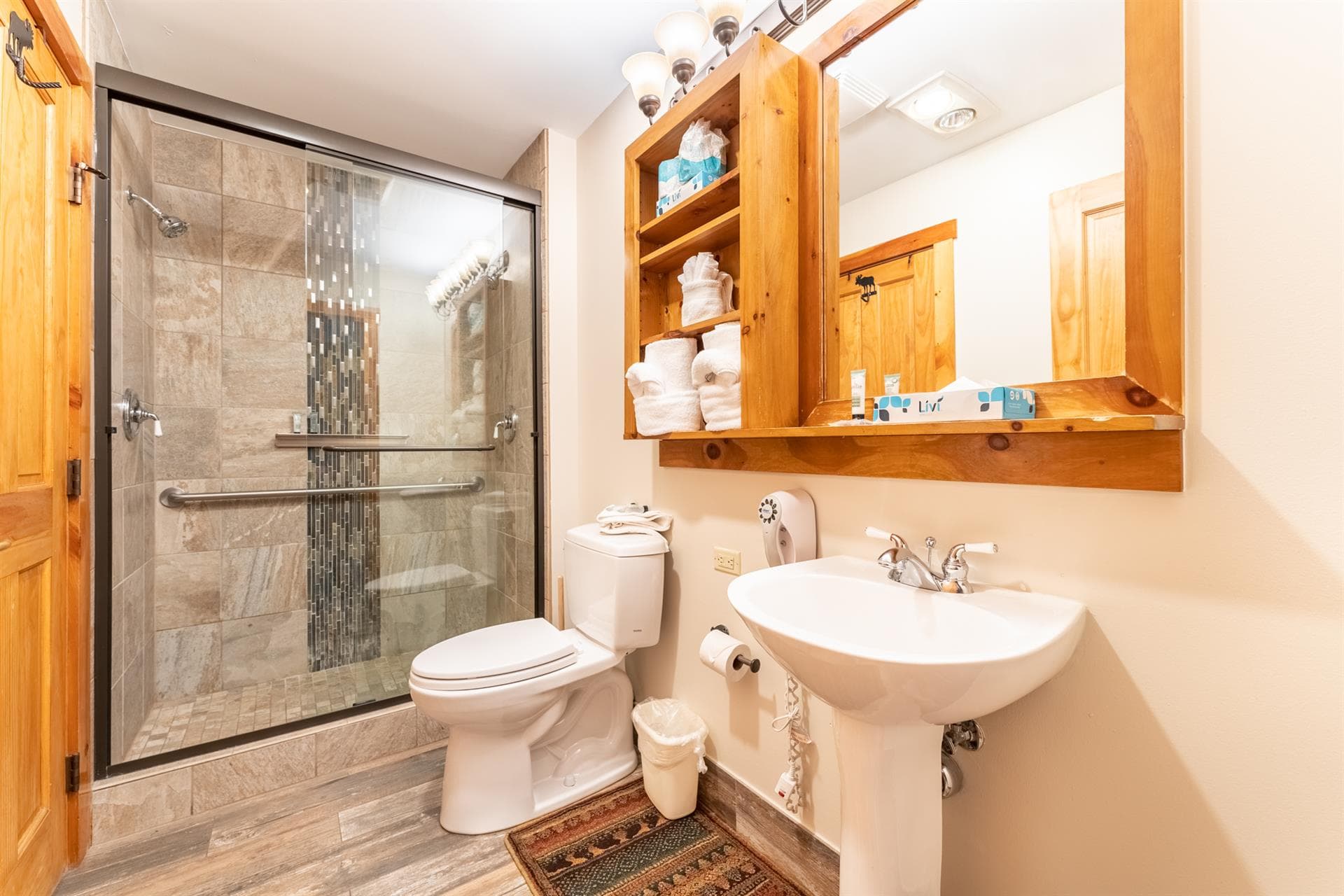 Peakview Penthouse Retreat - Image 29