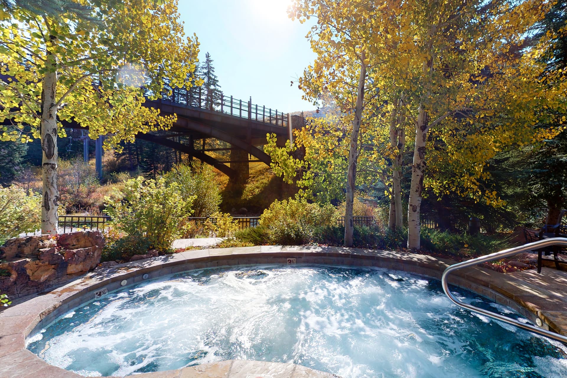 Lion Square East #215 - Image 22