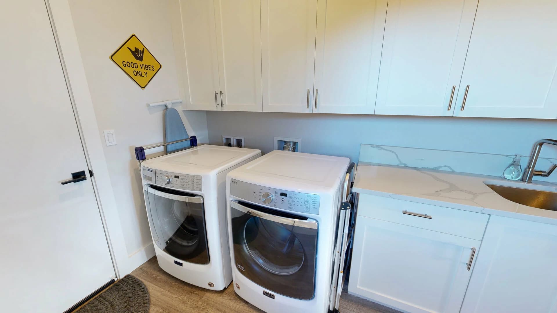 Peaceful Paradise - Image 18