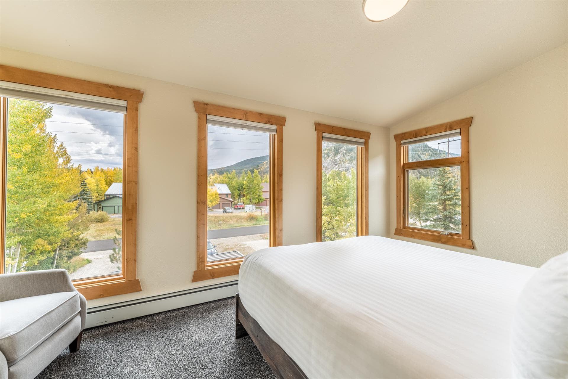 Alpine Home - Image 23