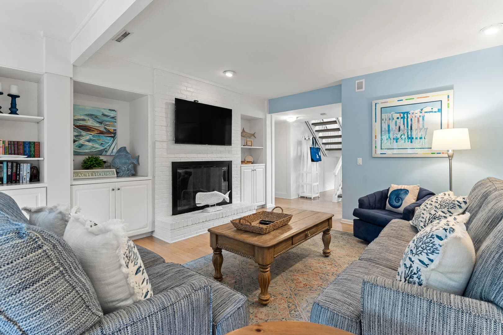 Tropical Retreat - Image 17