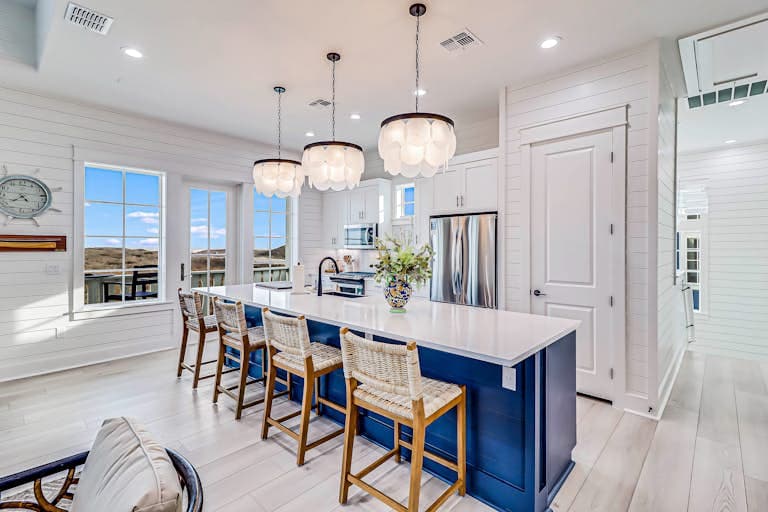 Commodore’s Hideout - Image 12