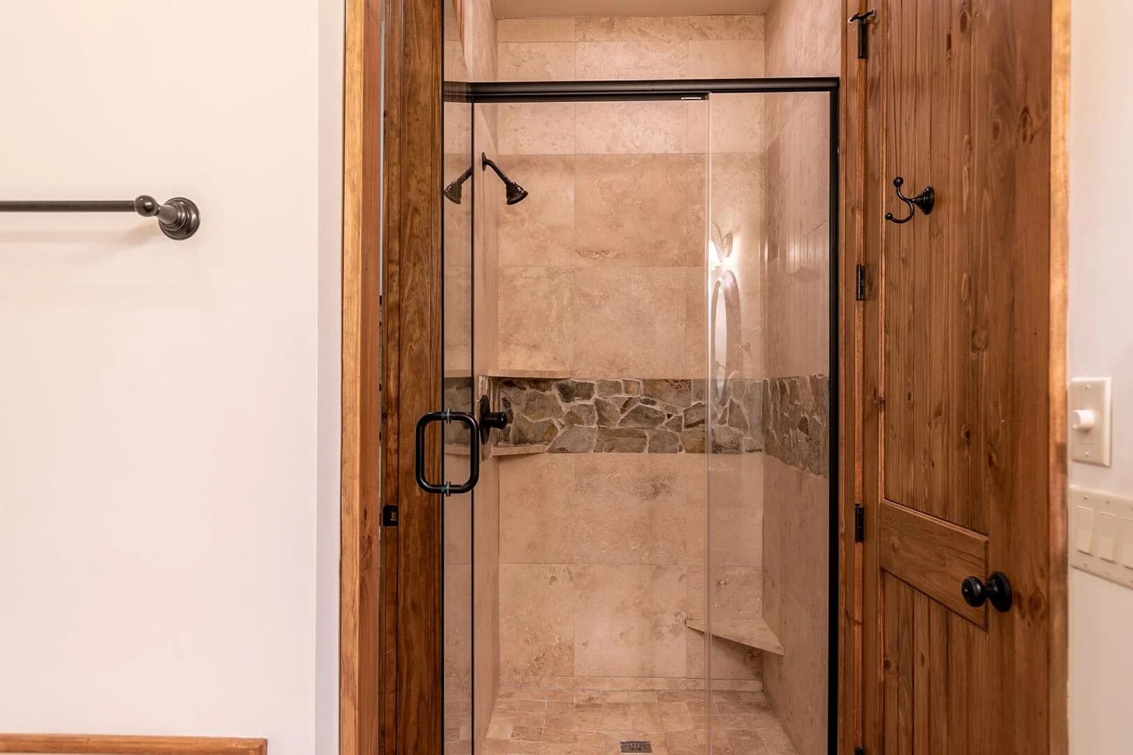 Blue Hole Lodge - Image 37