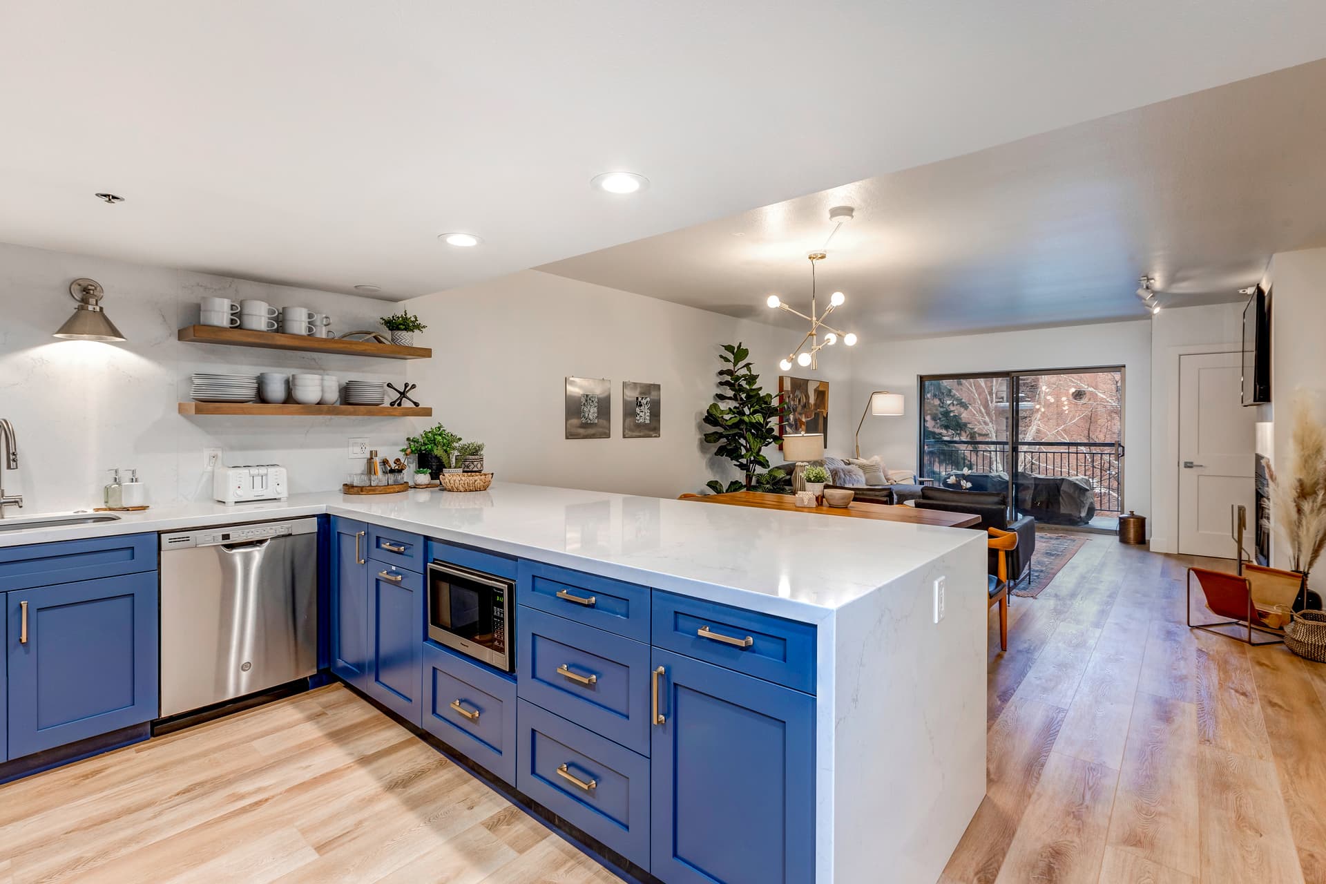 Park Station Luxury Retreat Home - Image 6