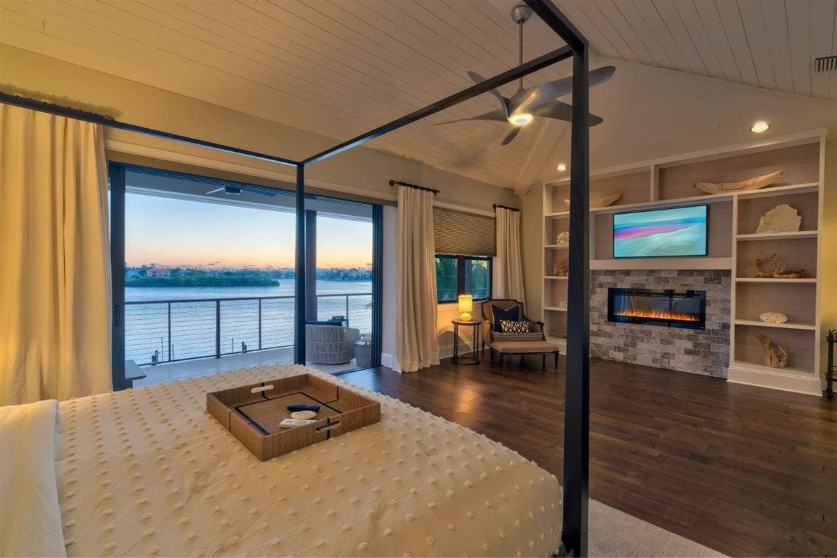 Bayside Paradise Mansion - Image 63