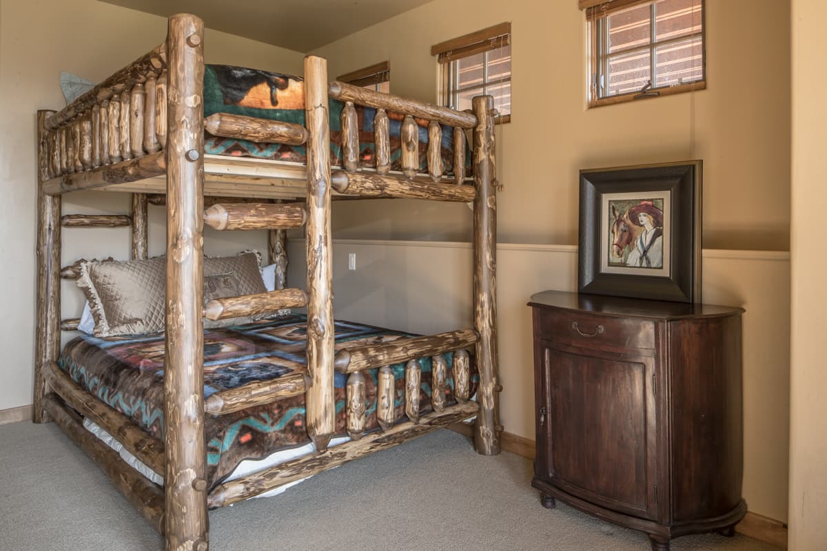 Wolf Pack Hideaway - Image 12