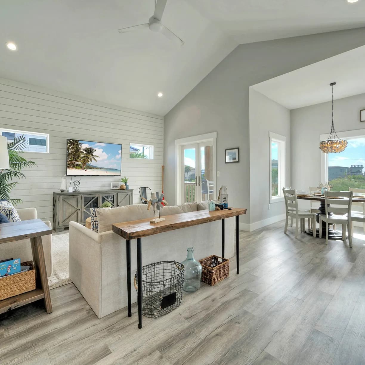 Wild Horse House - Image 5