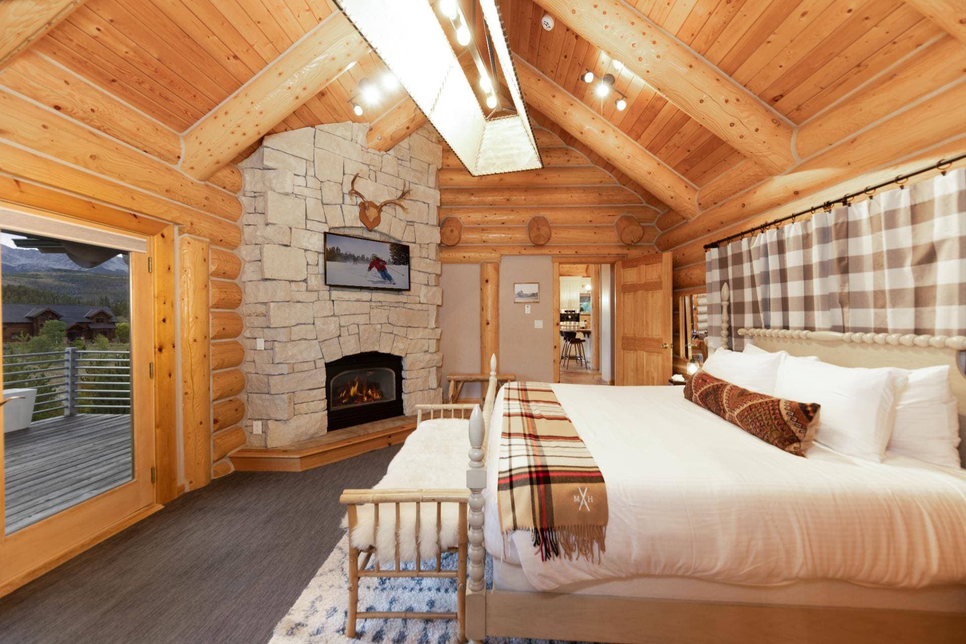 Modern Ski Home - Image 21