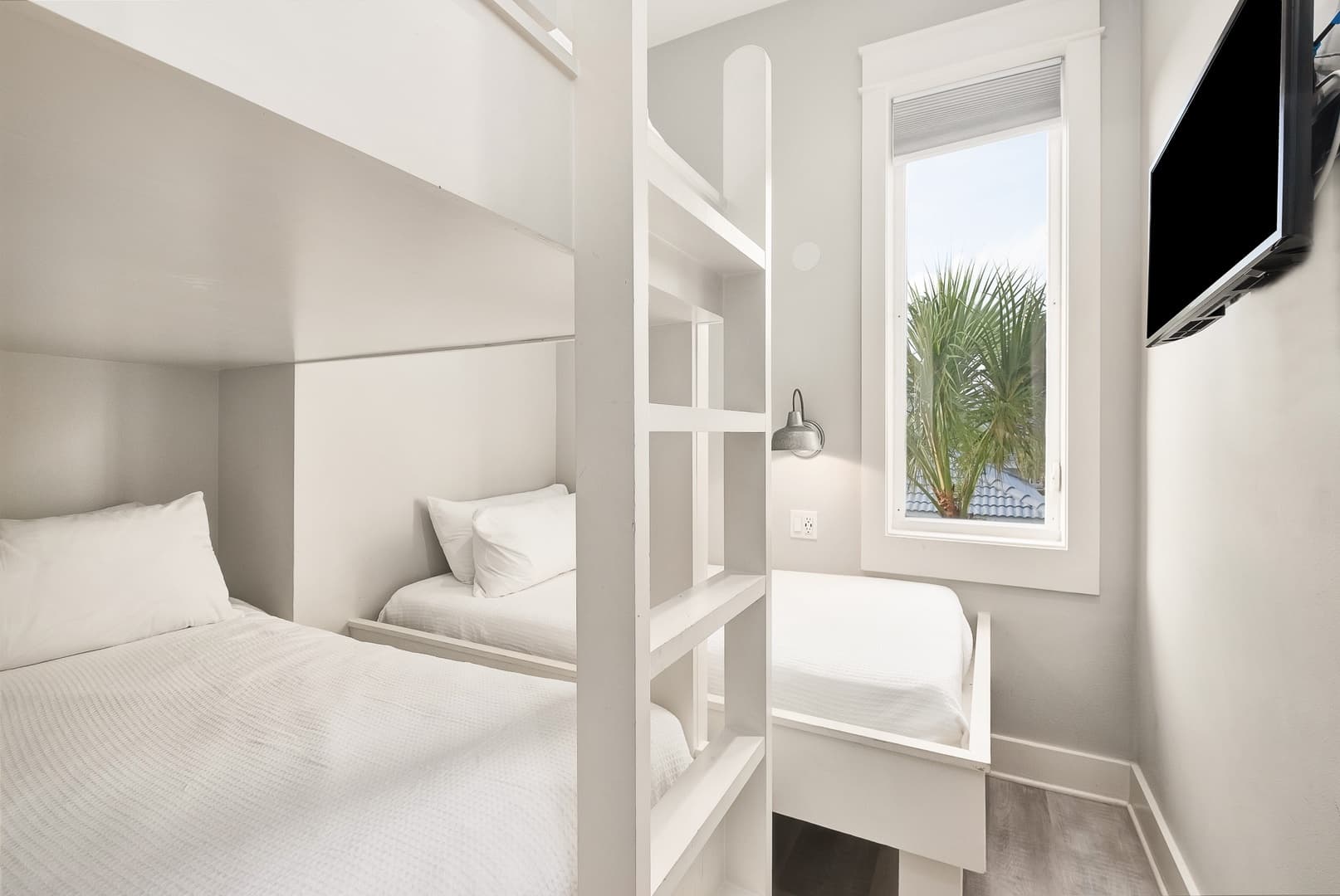 Latitudes - Image 21