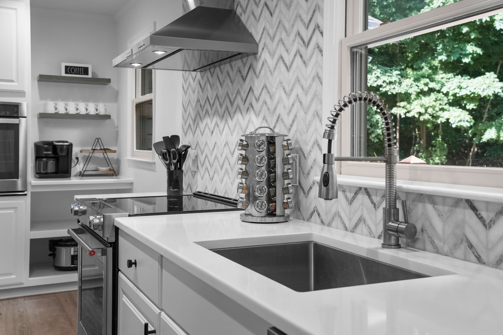 Queens Cove - Image 10