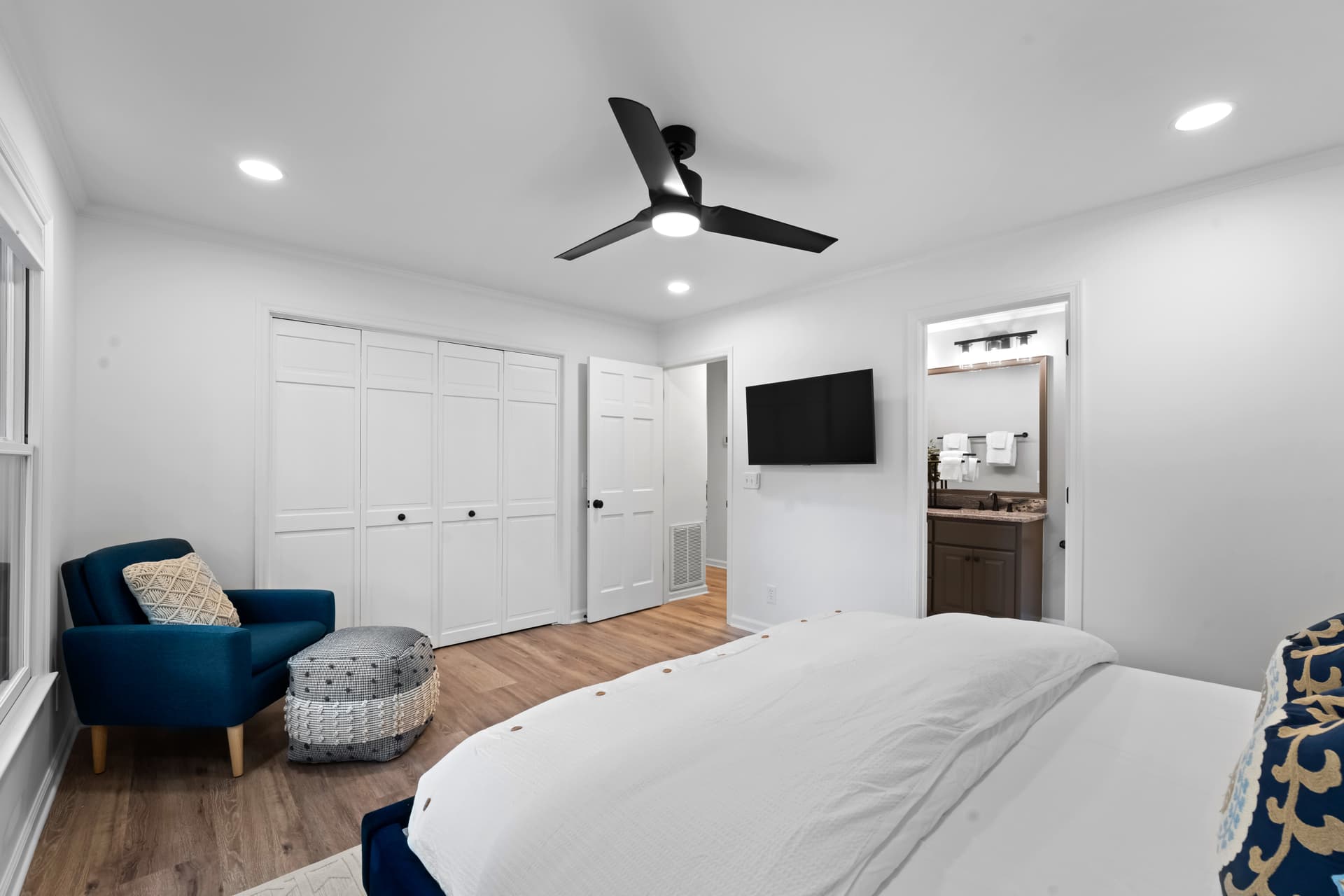 Queens Cove - Image 33