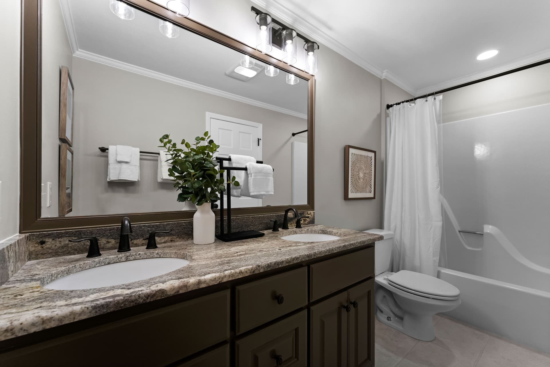 Queens Cove - Image 34