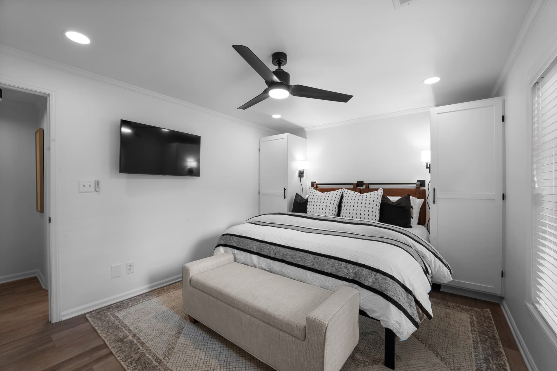 Queens Cove - Image 53