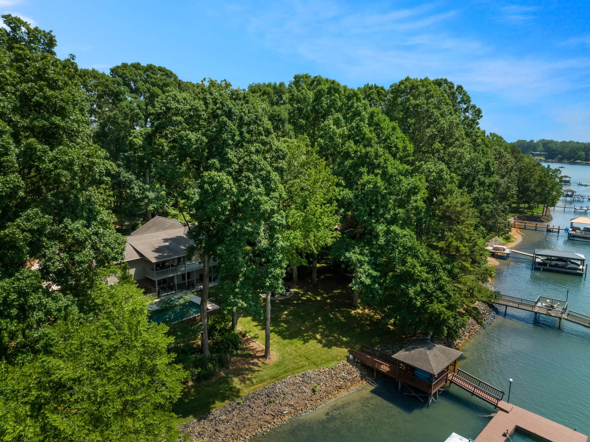 Queens Cove - Image 3