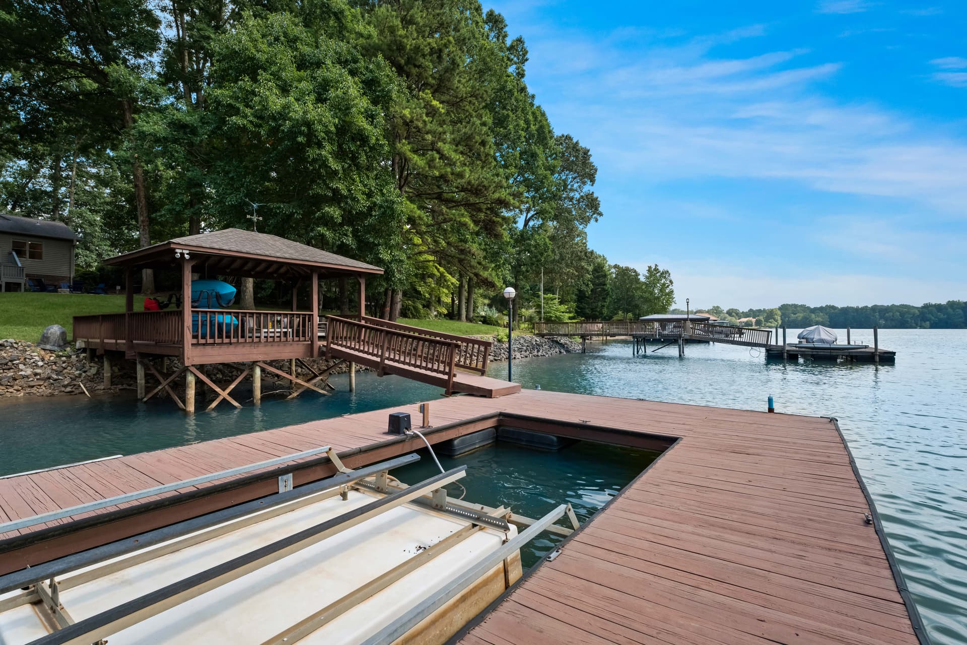 Queens Cove - Image 74