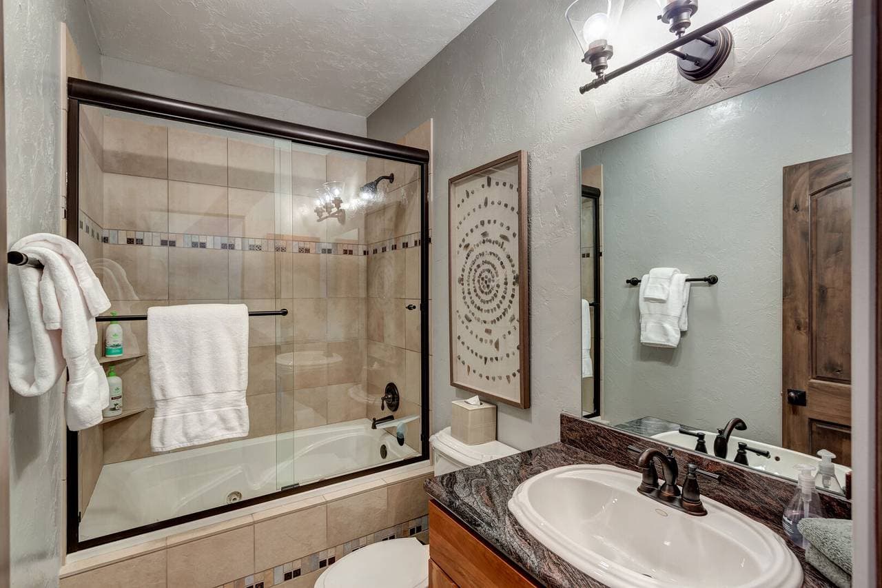 Creekside Escape - Image 26