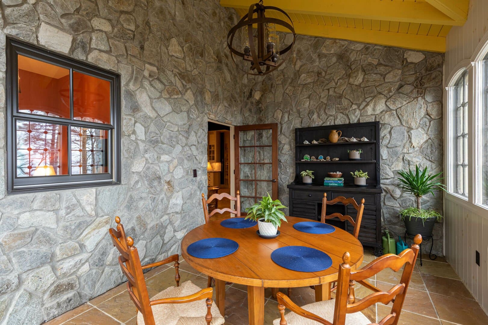 The Castle at Valle Crucis - Image 21