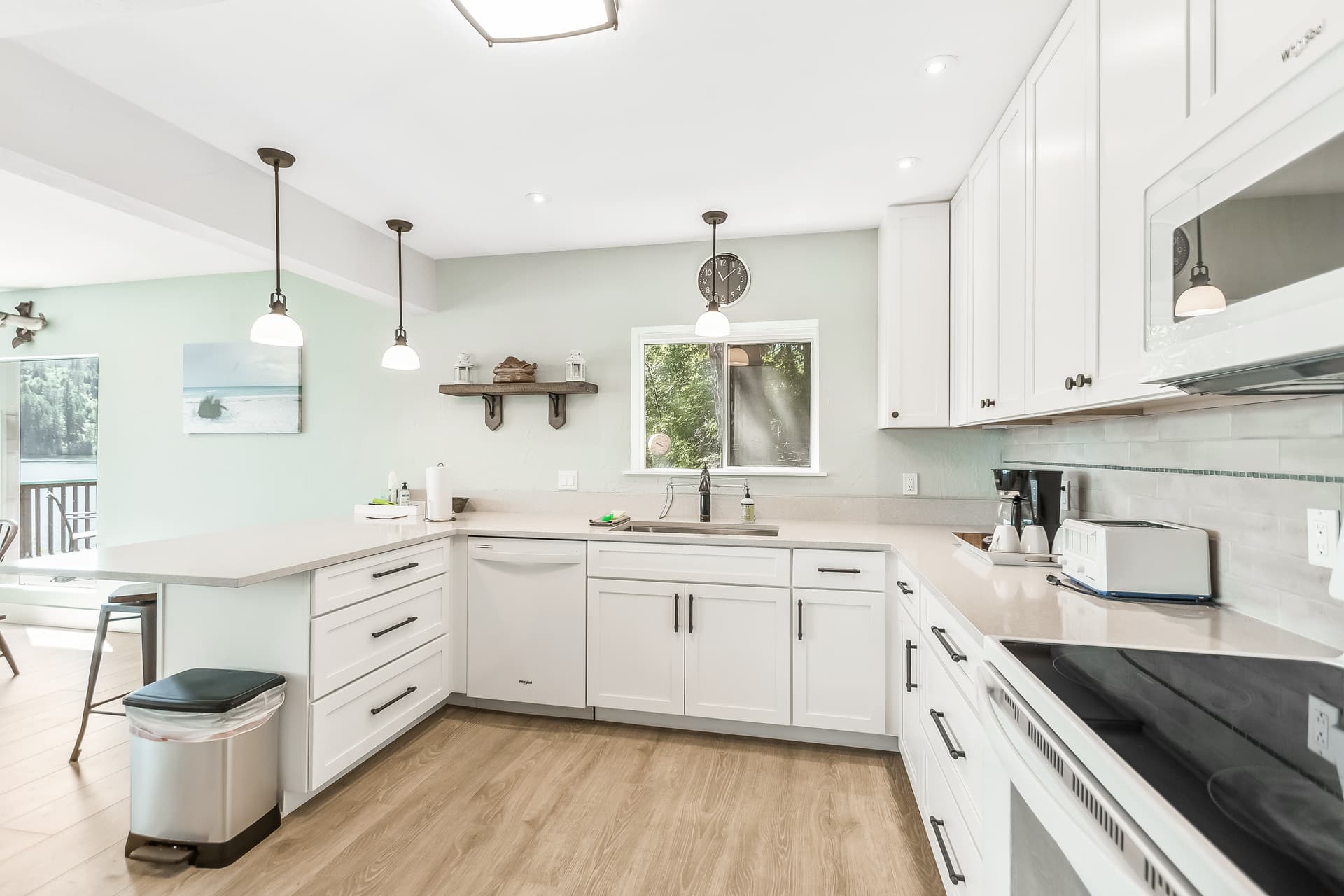 Mica Bay Serenity Cabin - Image 8