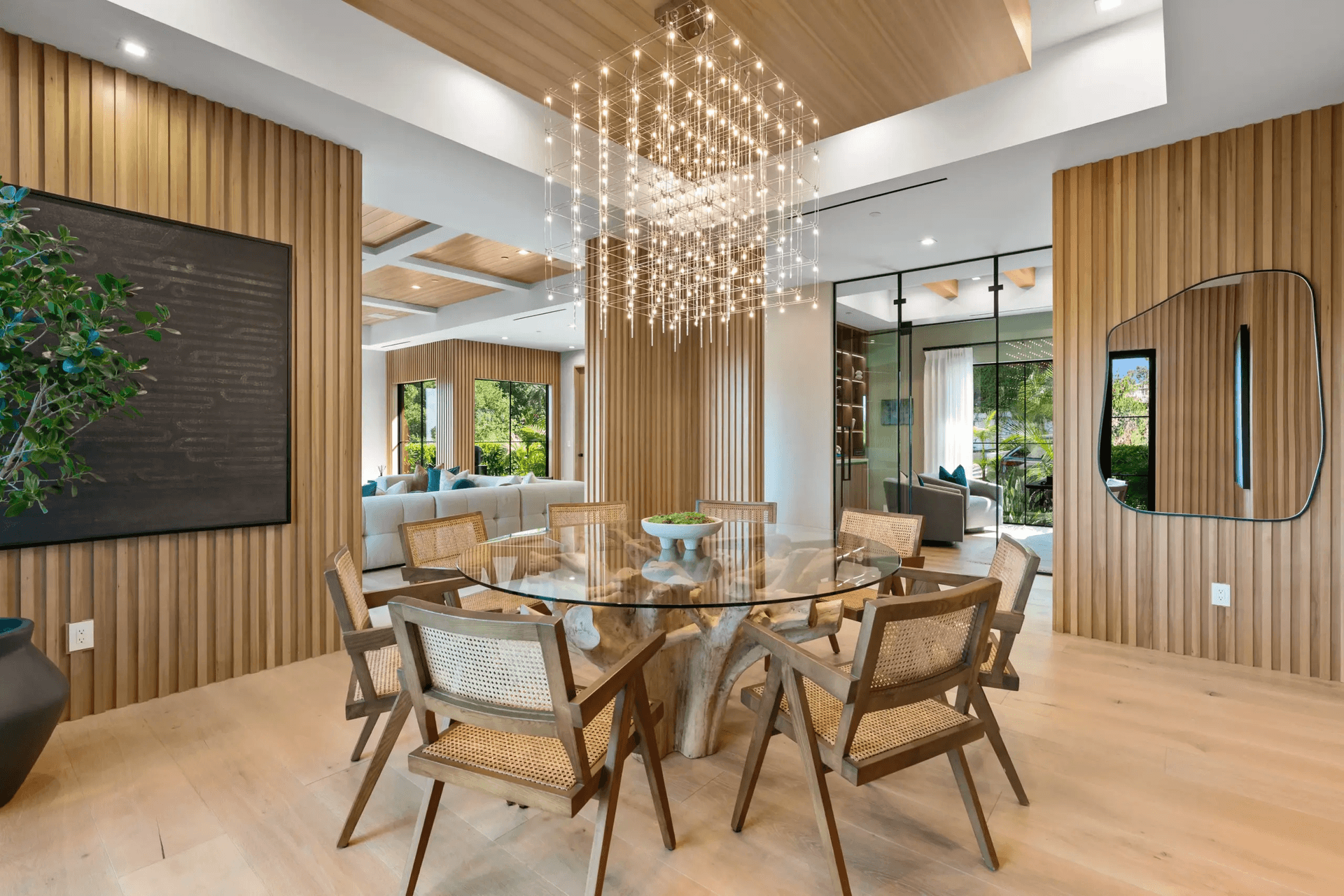 Linda Flora - Image 14