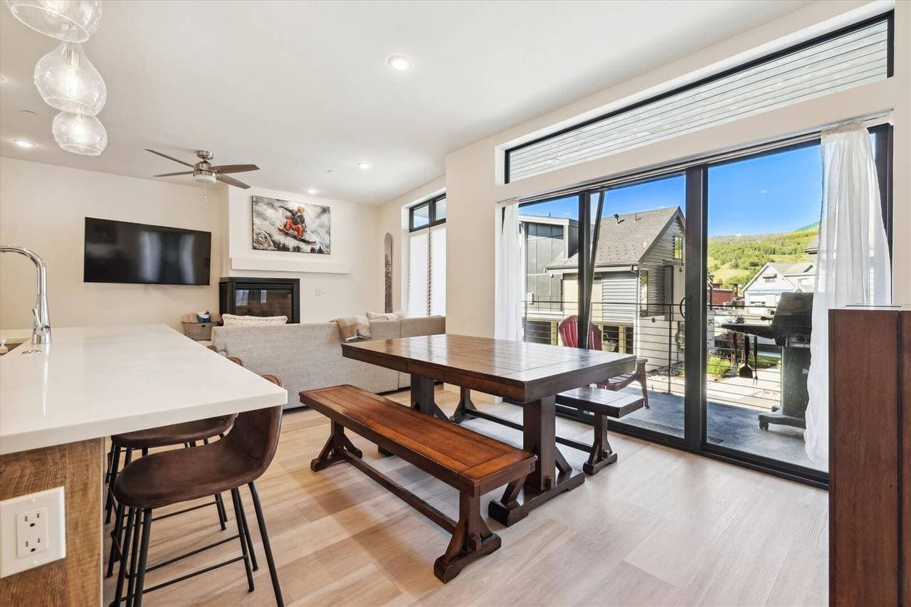 River West #522 - Image 7