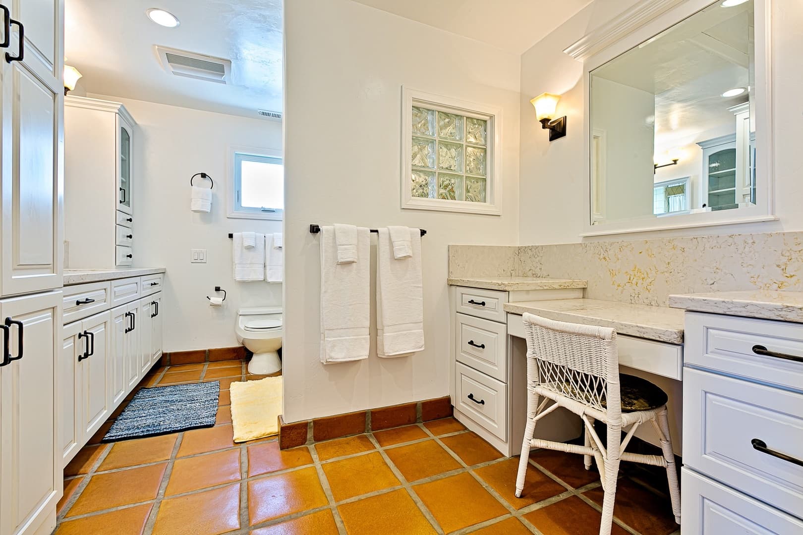 Spanish Palms Home - Image 15