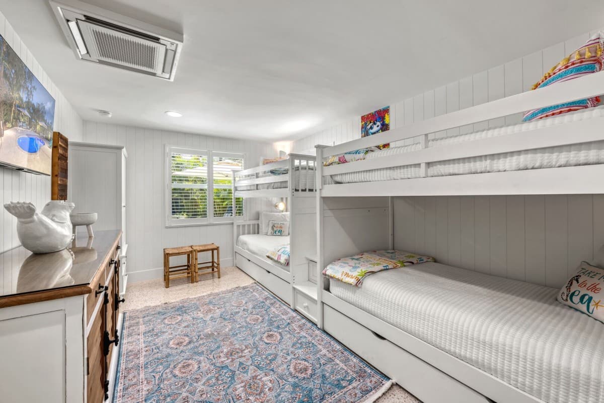 Beach Palm House - Image 31