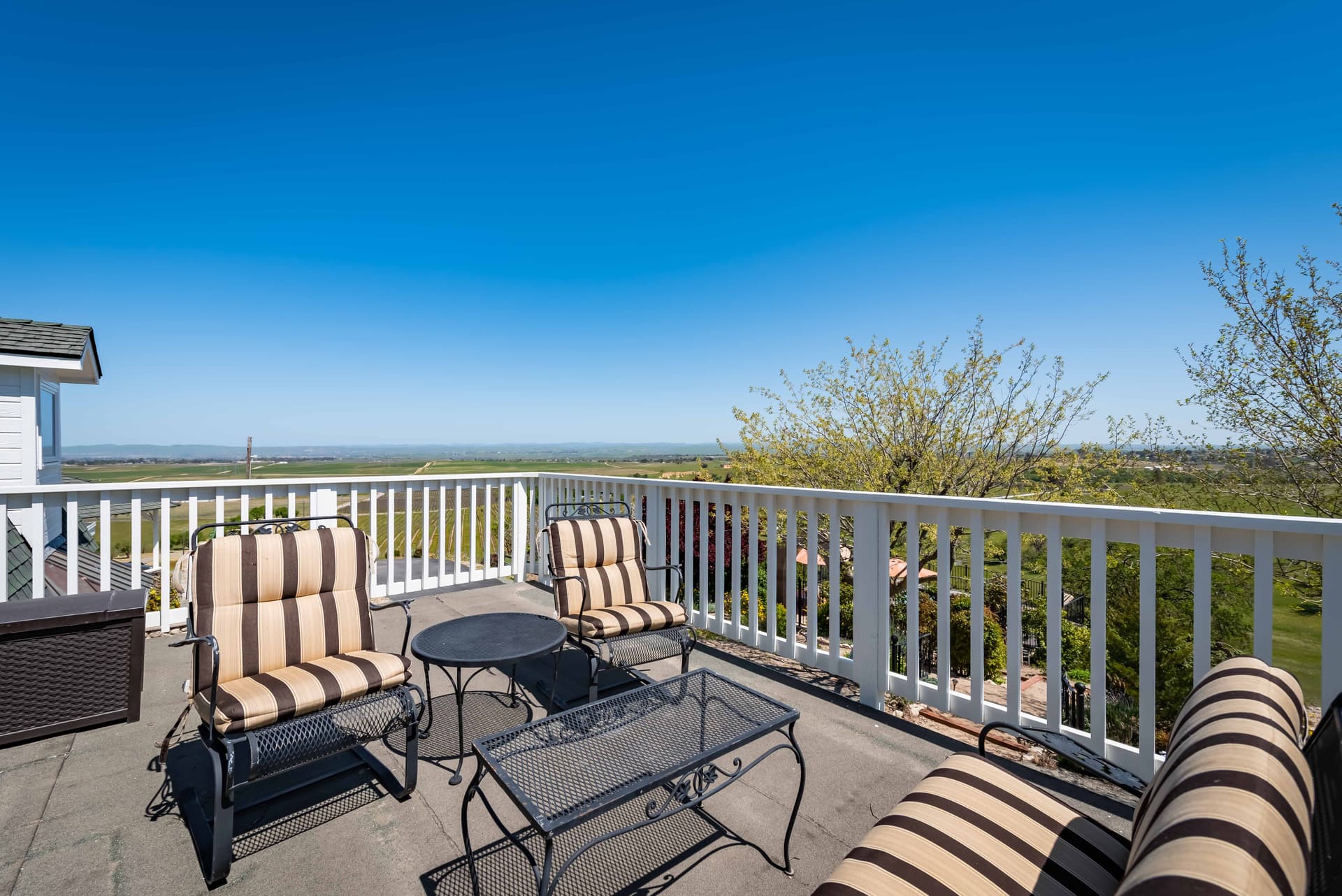 Hidden Acre Vineyard Estate - Image 27