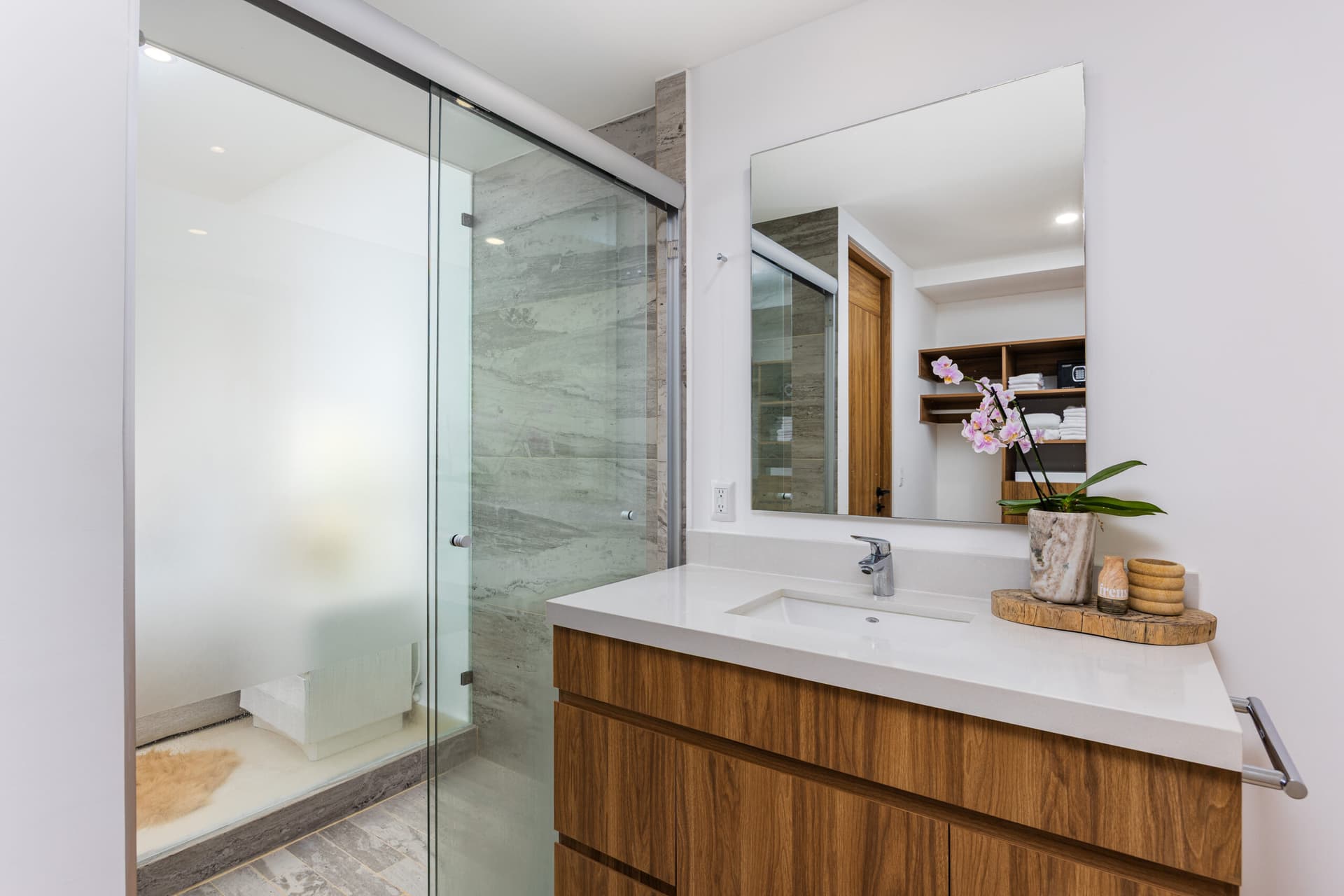 Harbor 171 Residences #803 - Image 42