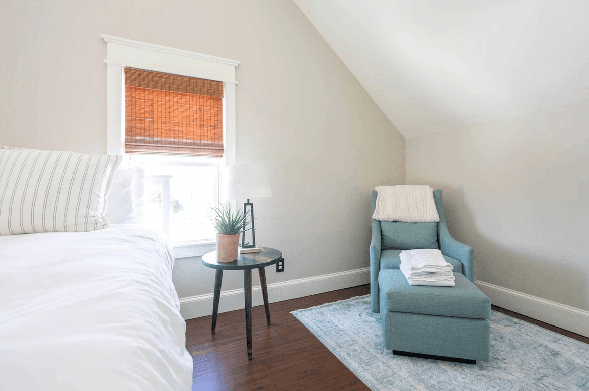 Modern Farmhouse - Image 11