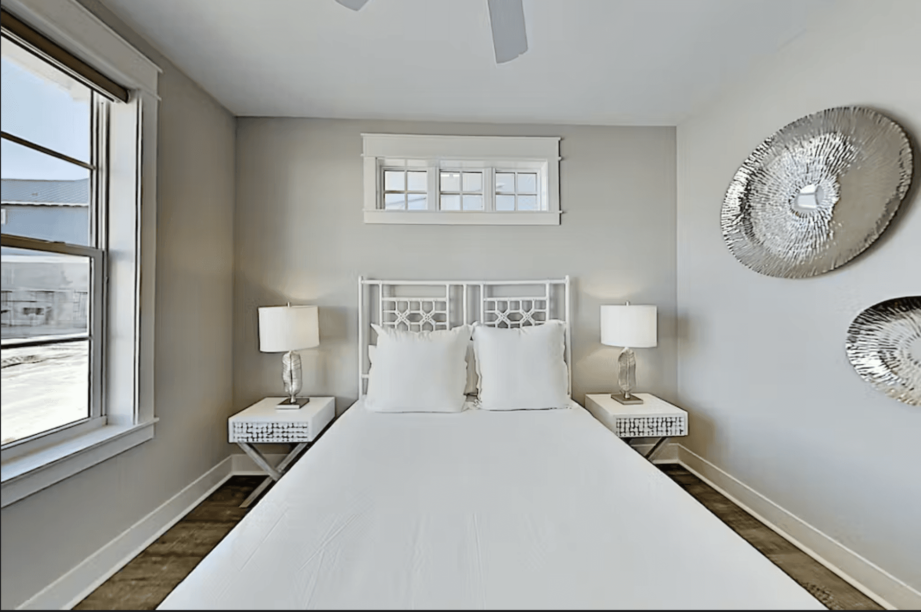 Sleek Beach Home - Image 17