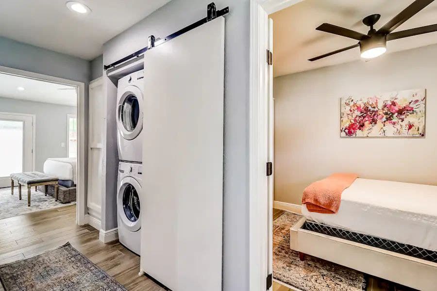 Downtown Charmer - Image 10