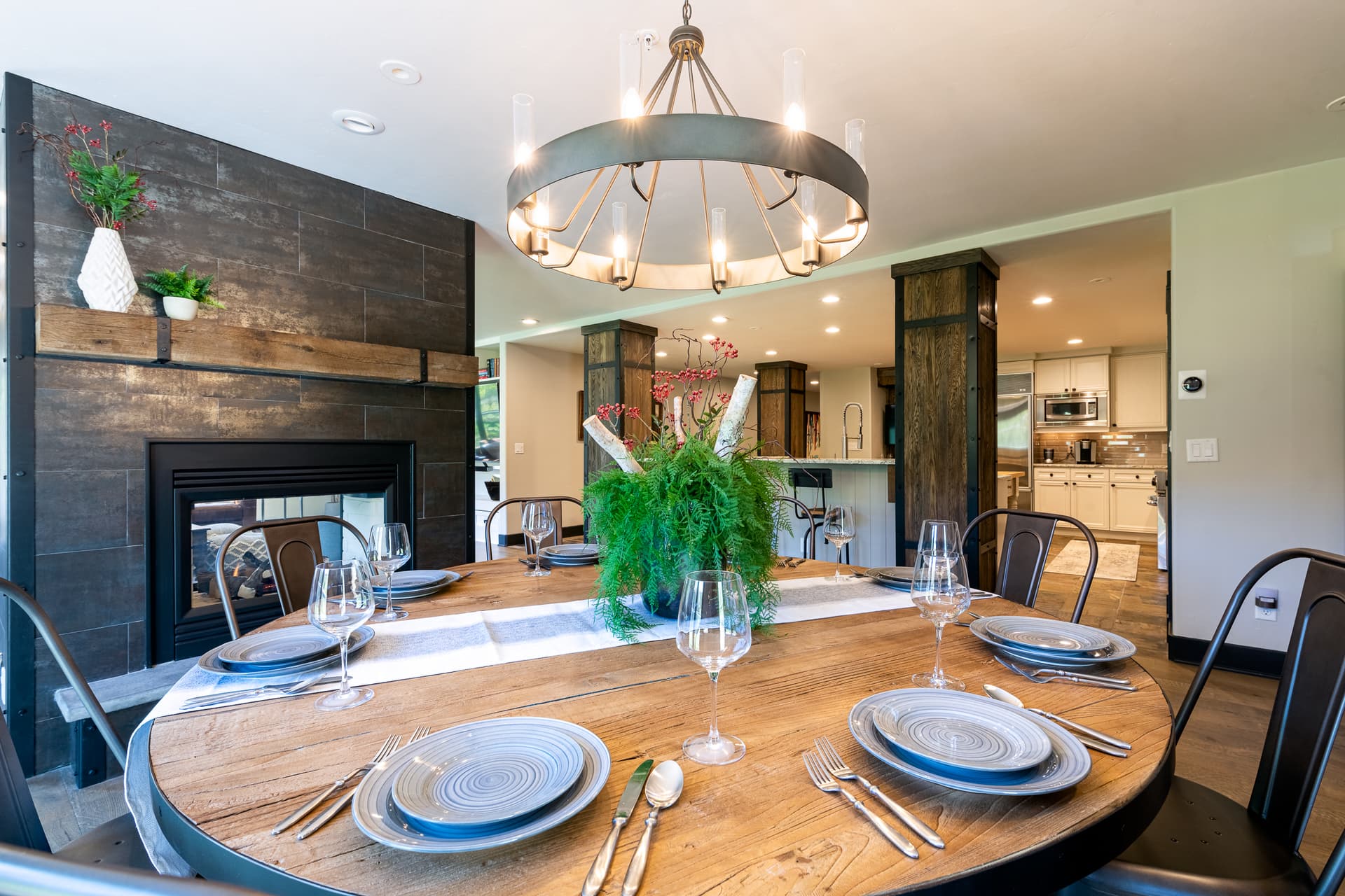 Mountain High at the Plaza - Image 10