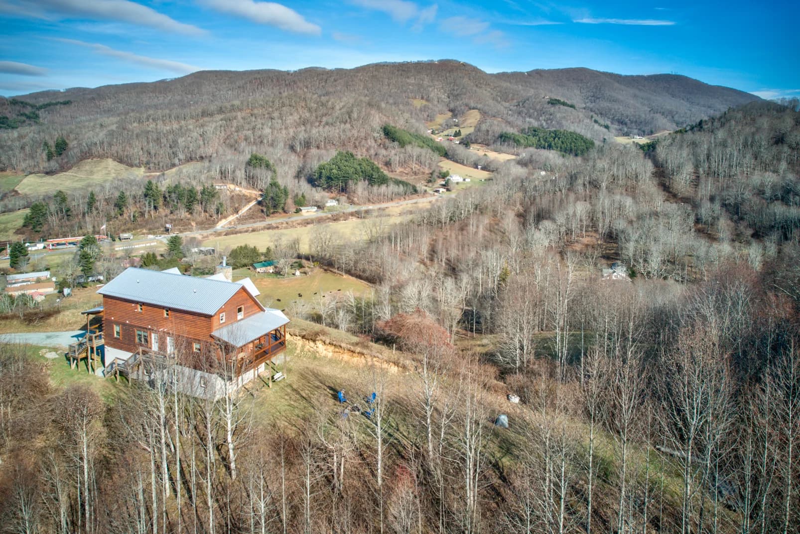 Mountain Range Retreat - Image 40