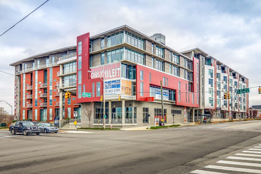 Spring Residence - Image 23