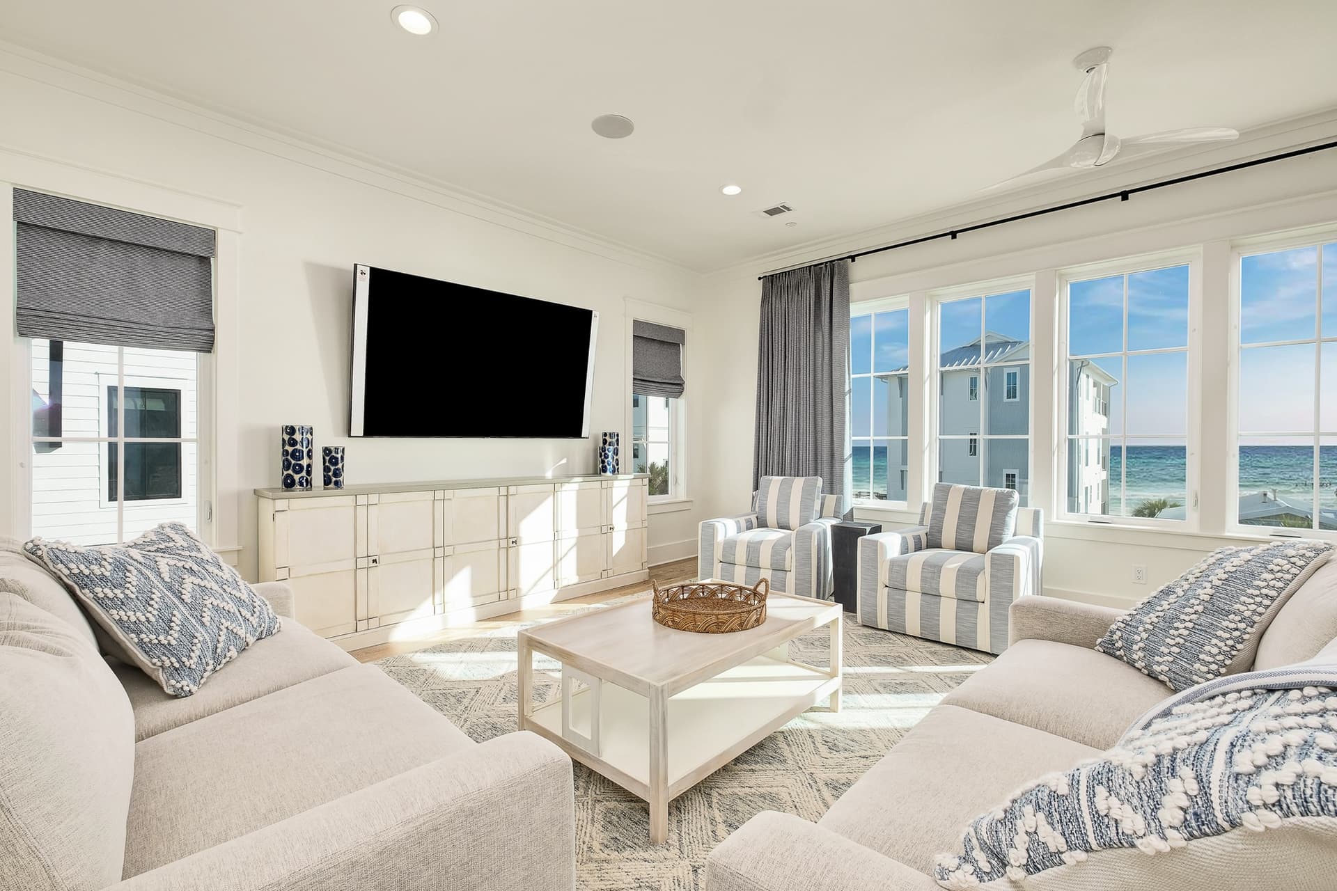 Emerald Le Luxe - Image 17