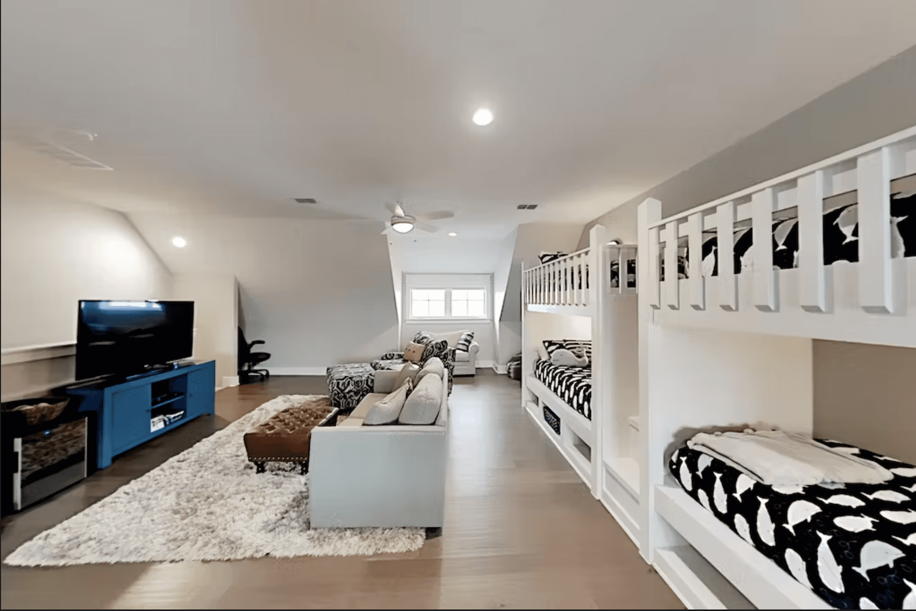 Parrots Cove - Image 24