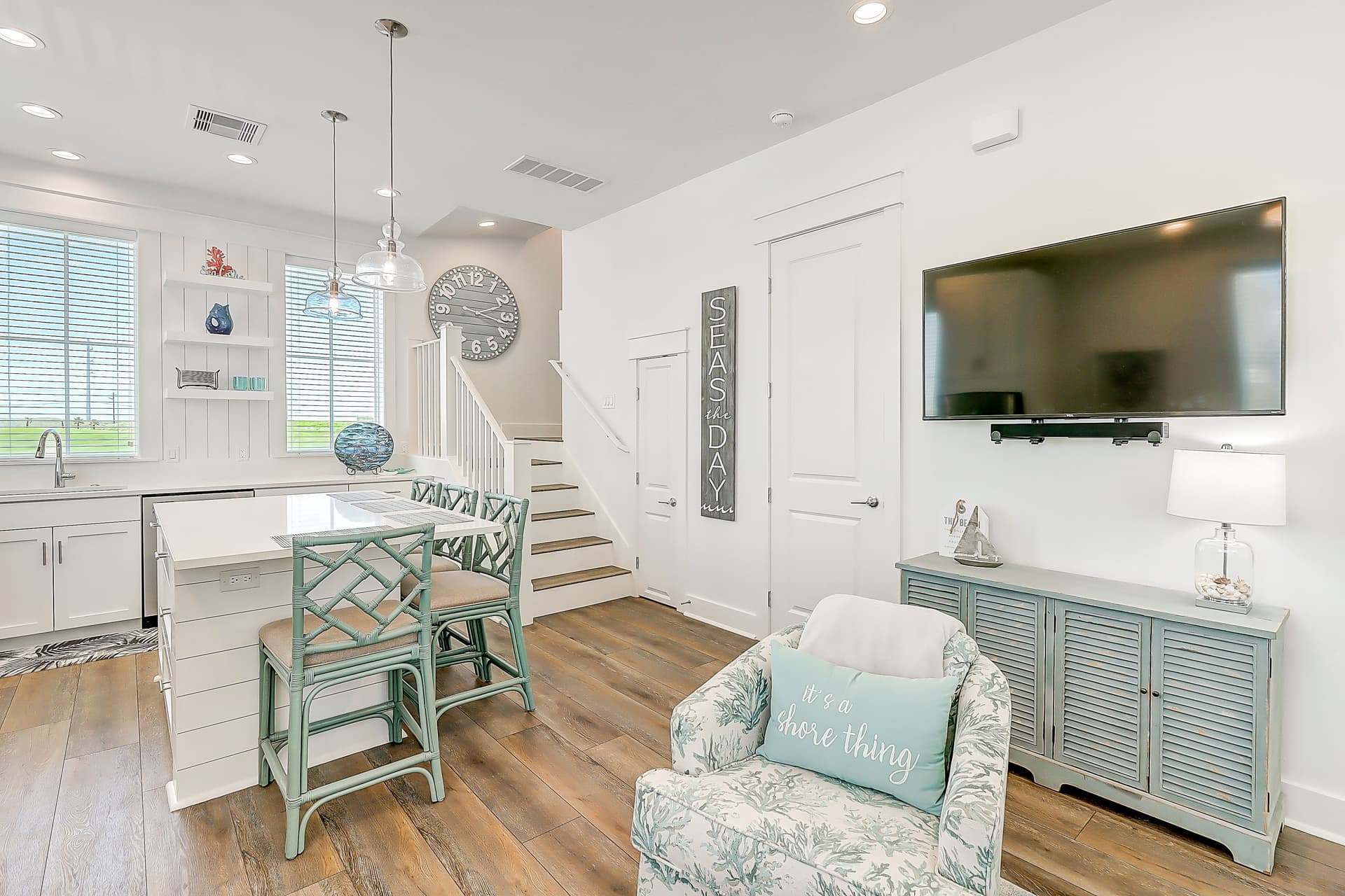 Beach Days and Fairways - Image 6