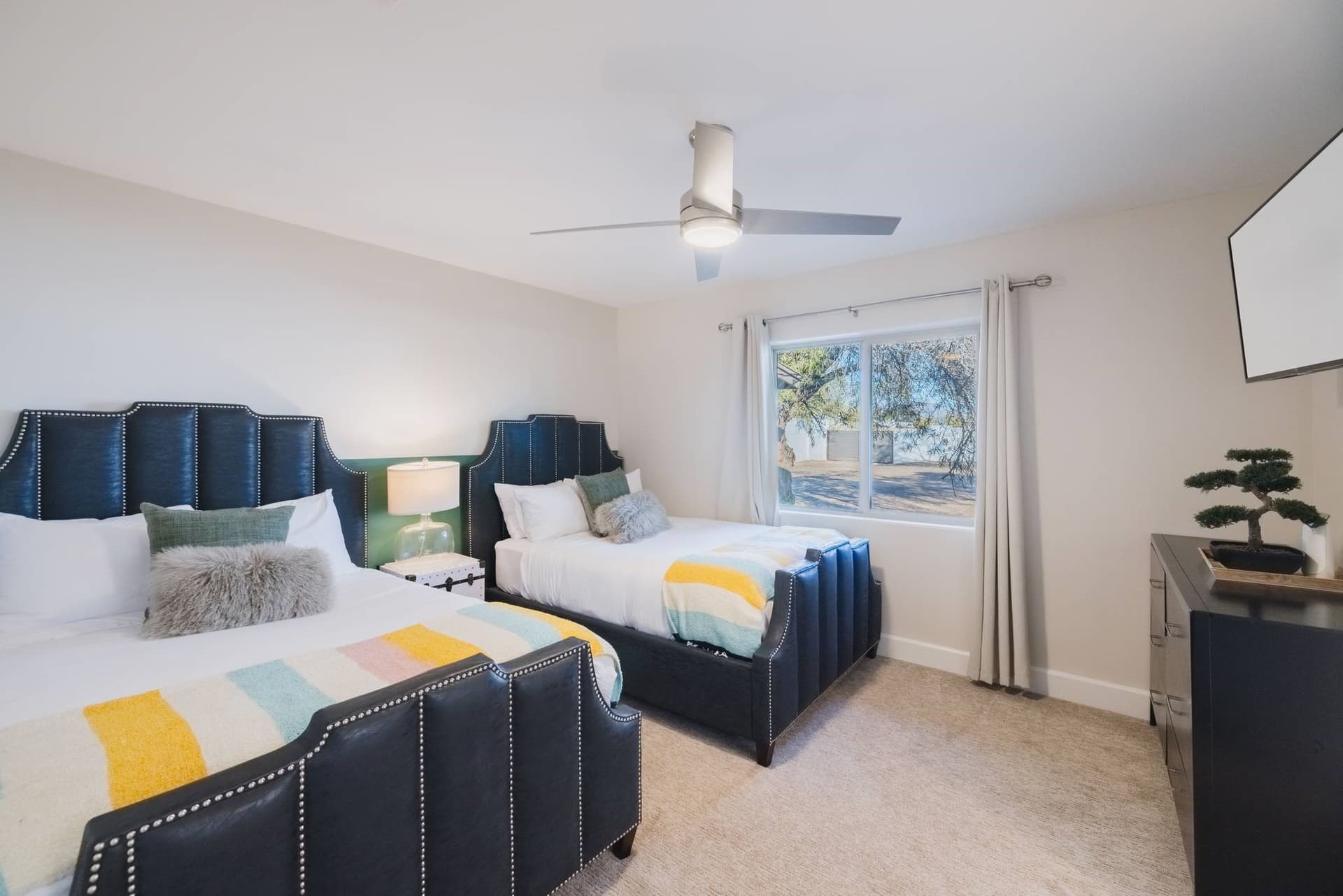 Luxe Resort Retreat - Image 28