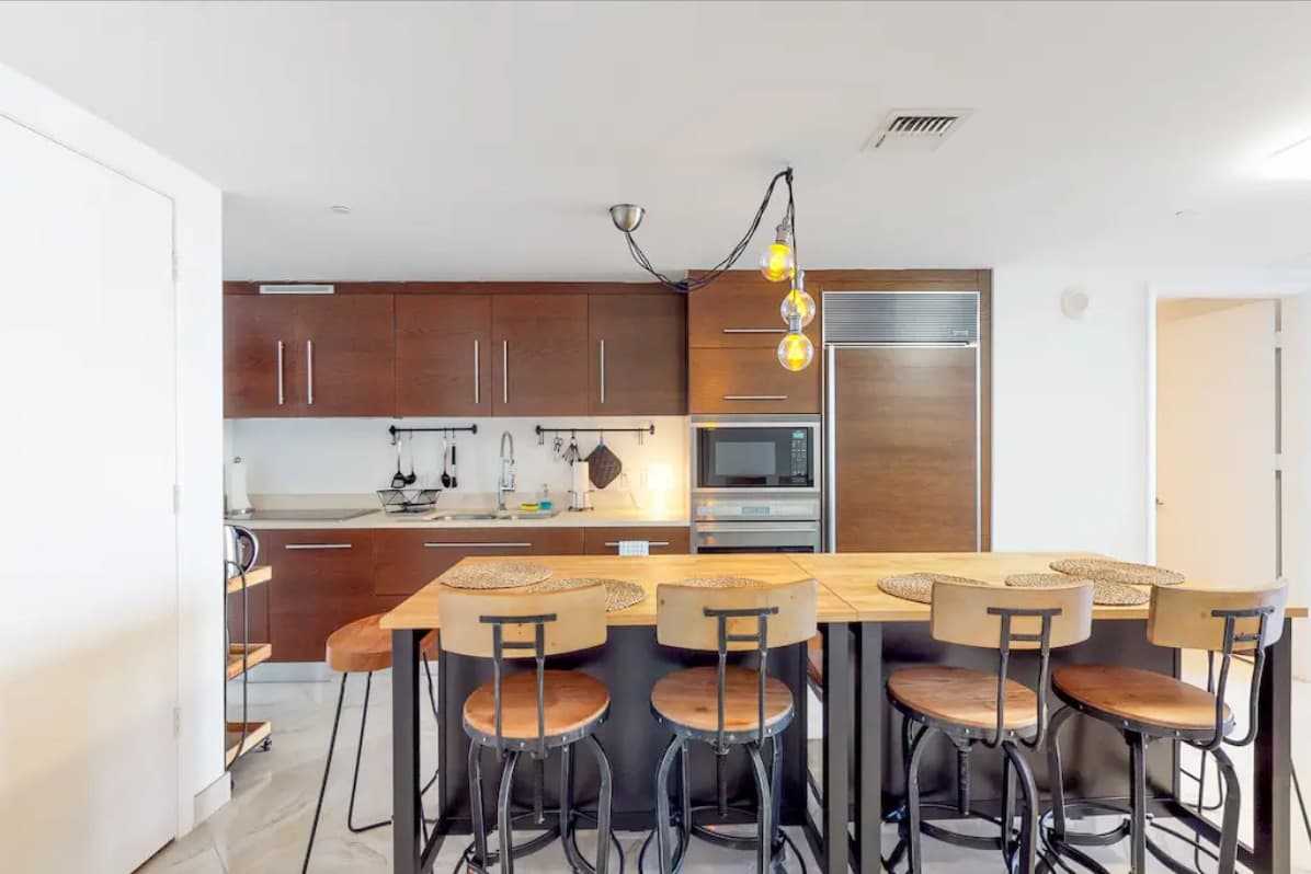 Iconic Views - Image 2