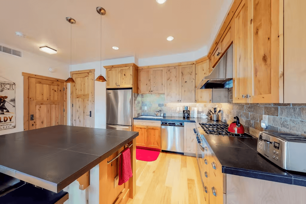 Elkhorn Springs Getaway - Image 12