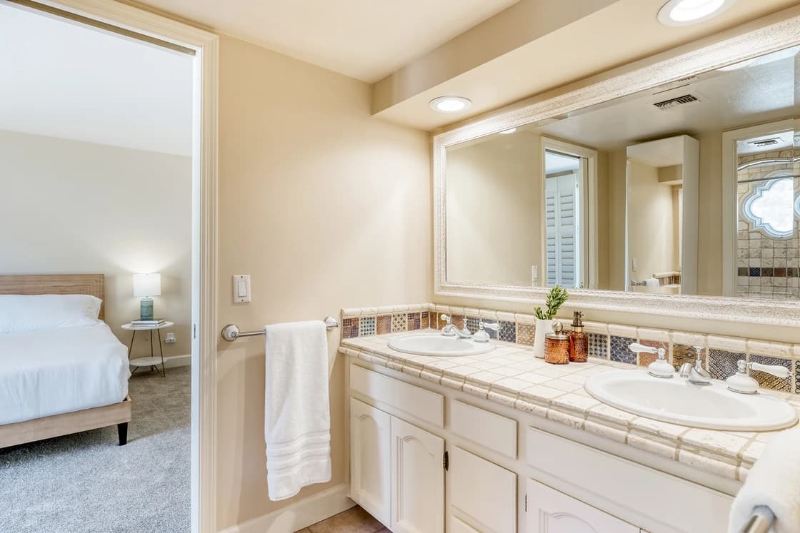 Diamondback Manor - Image 26