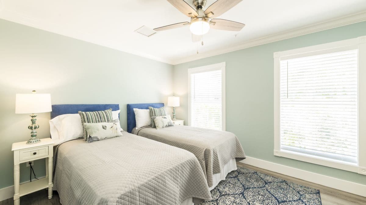 Upper Sunset North - Image 33